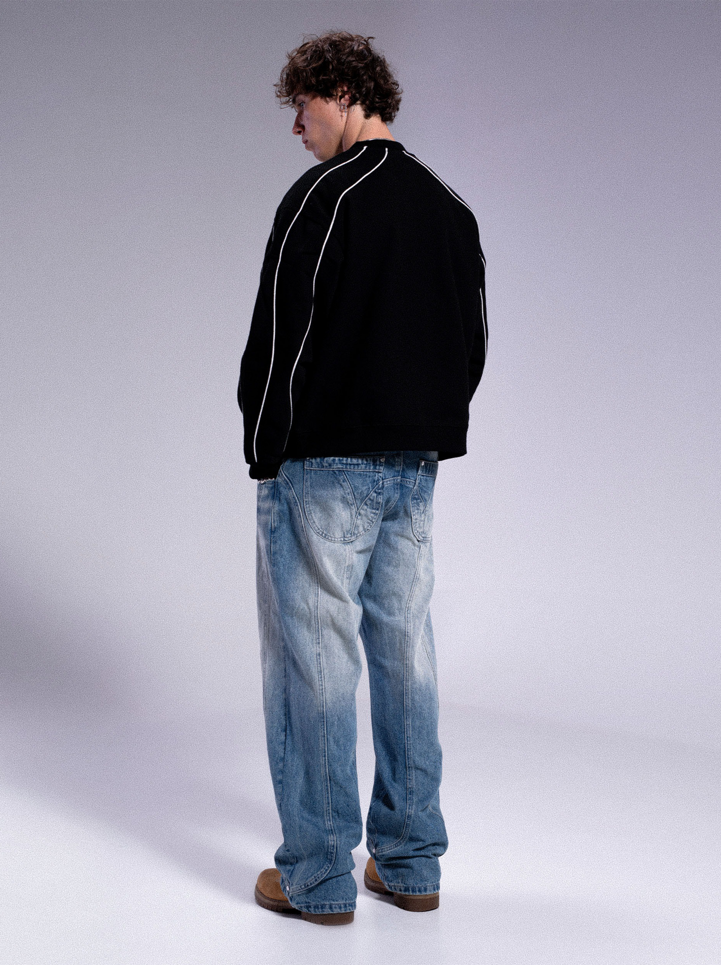 SYNC CREWNECK - BLACK