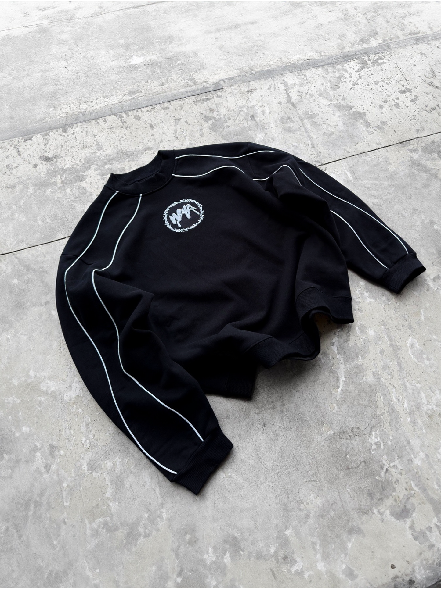 SYNC CREWNECK - BLACK